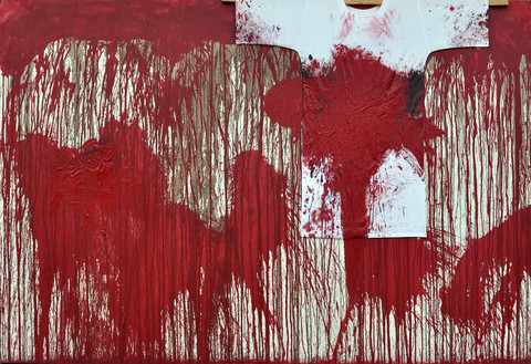 O.T., 2010, Acryl, Blut und Malhemd auf Leinwand, 200 x 300 cm