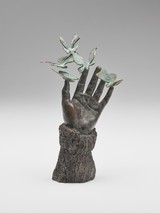 Skulptur &#34;Hand mit Schmetterlingen&#34;, Bronze, Auflage 8 + 2 EA, 2021/2022
