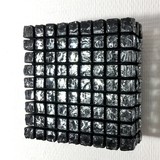Quadratur 19-13, Glasplatten gesägt, gebrochen, sandgestrahlt, bemalt, verspiegelt, 17 x 17 x 8 cm, 2019