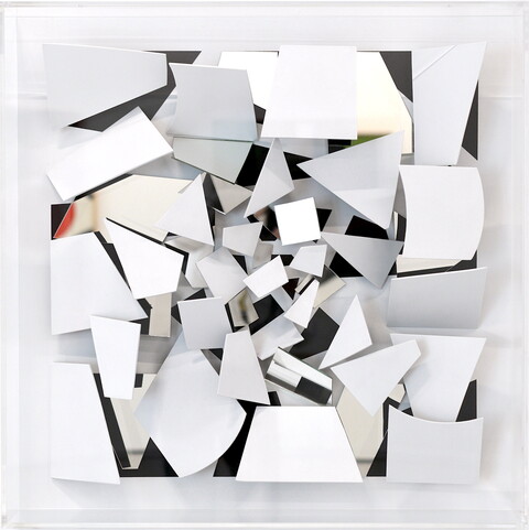 Christian Megert, ohne Titel, 2021, Spiegel, Plexiglas, Holz, Acryl, 72 x 72 cm, Foto: Galerie Geiger