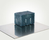 Skulptur Glas &#34;Two Exits&#34;, Verbundglasblock, gesägt, gemeißelt, gebrochen, patiniert, 13,5 h x 19,5 l x 14 b cm, 2023