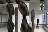 Skulpturengruppe &#34;Figur&#34;, Holz-Eiche/Eisenoxyd