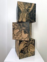 Olga Georgieva, 9 Seven sins&#146; worth, 2023, Holzschnitt Objekte Würfel, 20 x 20 x 20cm