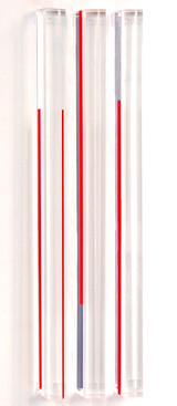 Marie-Thérèse Vacossin, multiplication orangée (Triptychon), 2011, Siebdruck auf 3 Plexiglassäulen, Auflage 1/7, je 60x3,5x3,5 cm