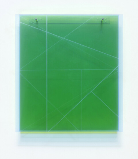 lines B06, 2023, Acrylglas fluoreszierend, 70 x 65 x 15 cm