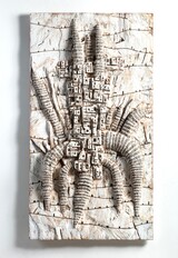 Klaus Hack, Polis, 2016, 2023, Relief, Kiefer weiss gerfasst, 160 cm x87 cm x 9 cm, Preis auf Anfrage, Galerie Cyprian Brenner