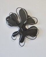 Andreas Kocks, two of us #2461SG, 2024, Stahl, galvanisiert, Acrylfarbe, 43 x 35,2 x 3,2 cm