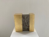 Dieter Kränzlein, o.T., Muschelkalk 23, 3/4-Karat-Blattgold, 23 x 22 x 9cm, 2024