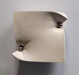 Egon Digon Megapiercing 37x39x15 cm 2025