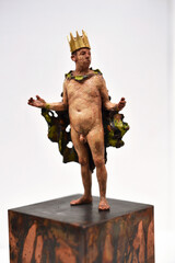 Kai Klahre, „Rheingoldkönig“, 2018, Bronze, Alu, Öl, 900er Gold, Höhe: 16 cm