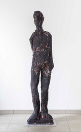 Klaus Prior, „Schwarze“, 2007-2013, Sequoia, bemalt, 42 x 21 x 169 cm, 16.000 €