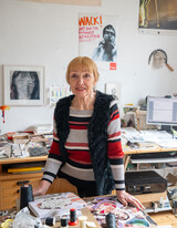 Annegret Soltau im Atelier, Darmstadt 2025, Fotograf: René Antonoff