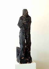 Klaus Prior, „Figura“, 2019, Zeder, 21 x 21 x 81 cm, 8.000 €