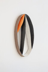 Michael Cleff, Plan 57, 2024, Steinzeug, Engobe, keramische Pigmente, Kobaltoxid, 8,5 x 53 x 27 cm